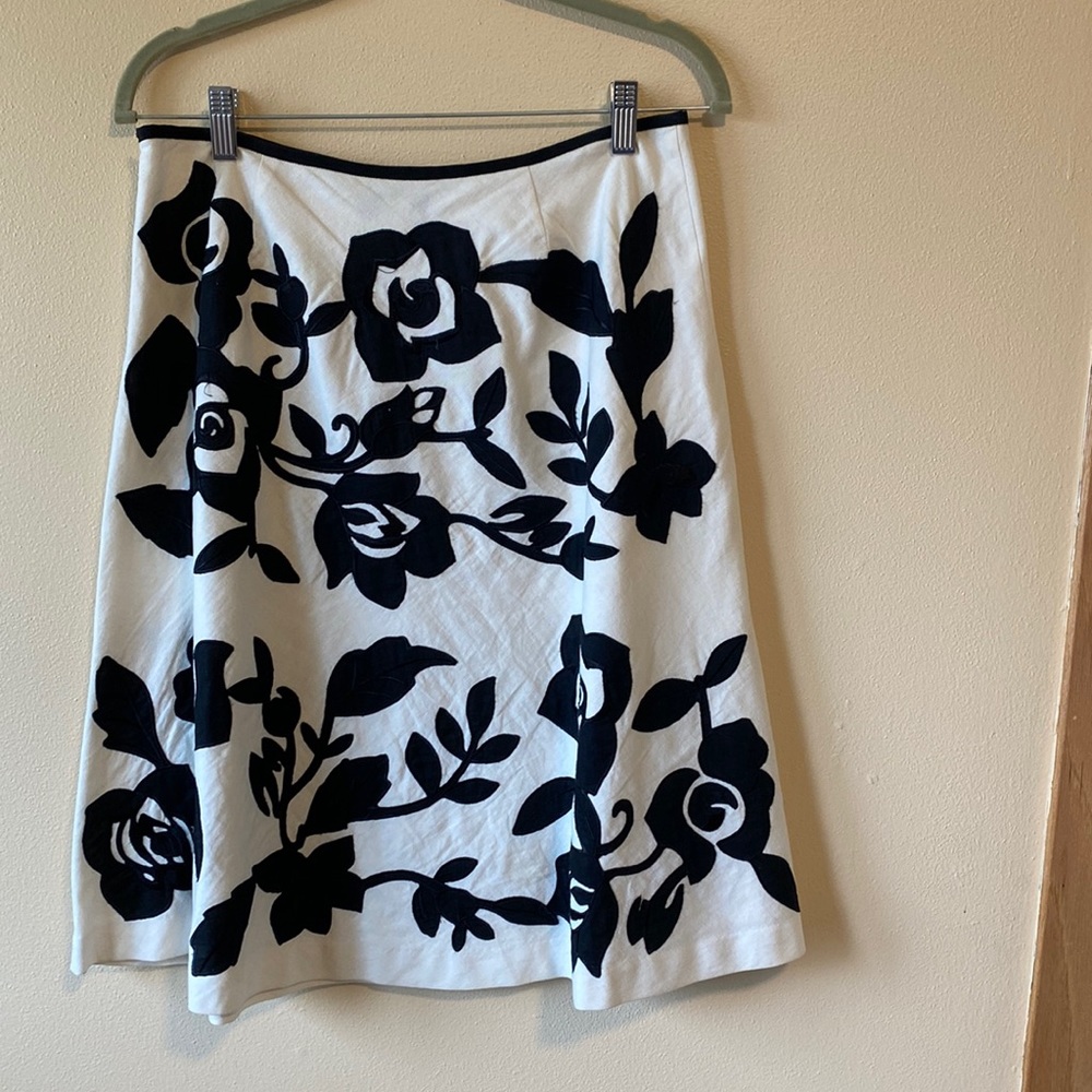 White House Black Market Skirt